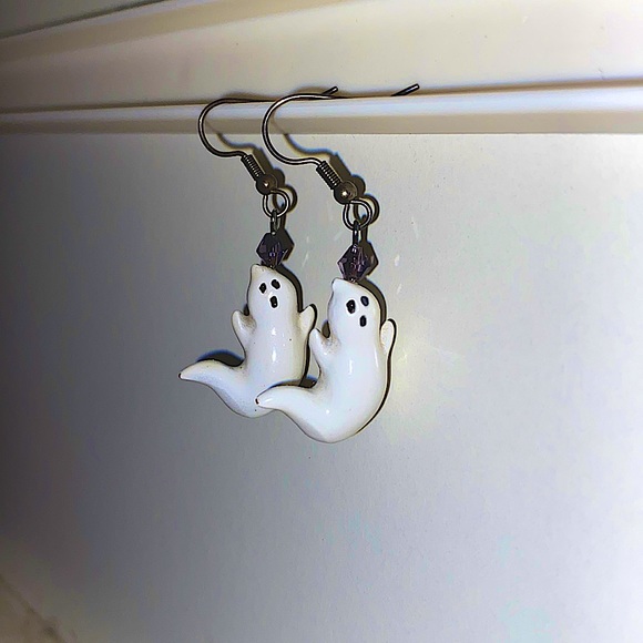 Ghost Hanging Earrings - Picture 1 of 2
